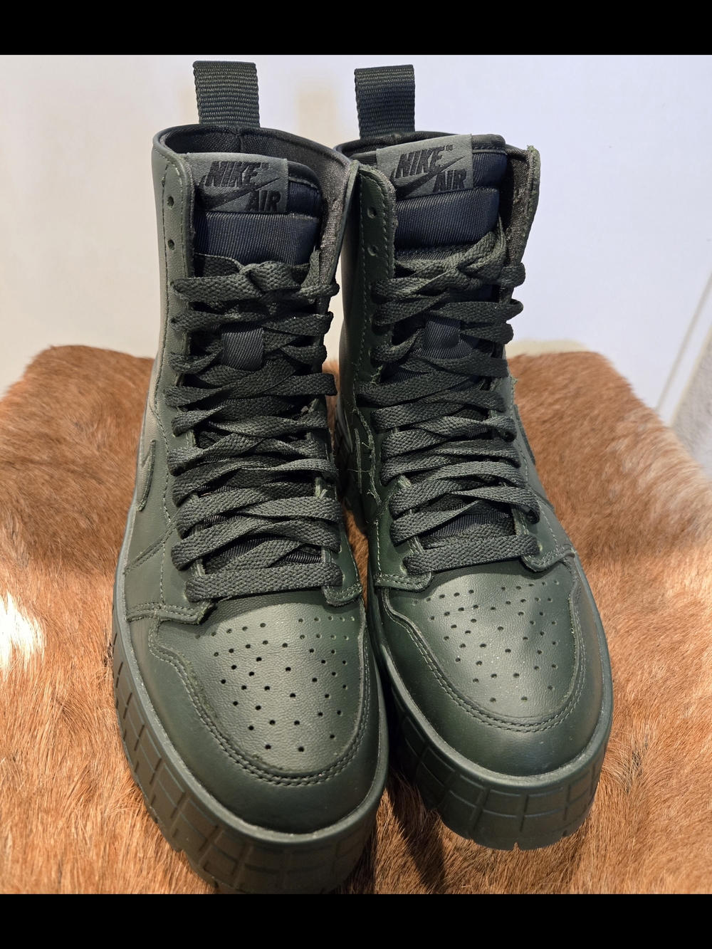 Nike Women's High-Top Sneakers in Dark Green